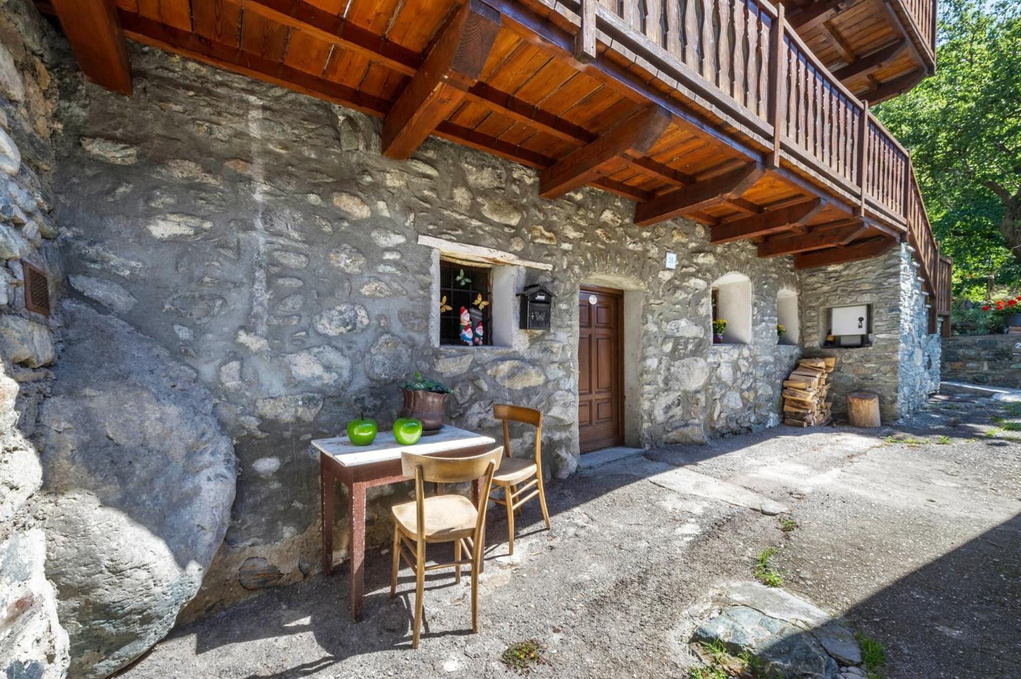 Il Nido Di Letizia Apartment Chatillon Exterior photo