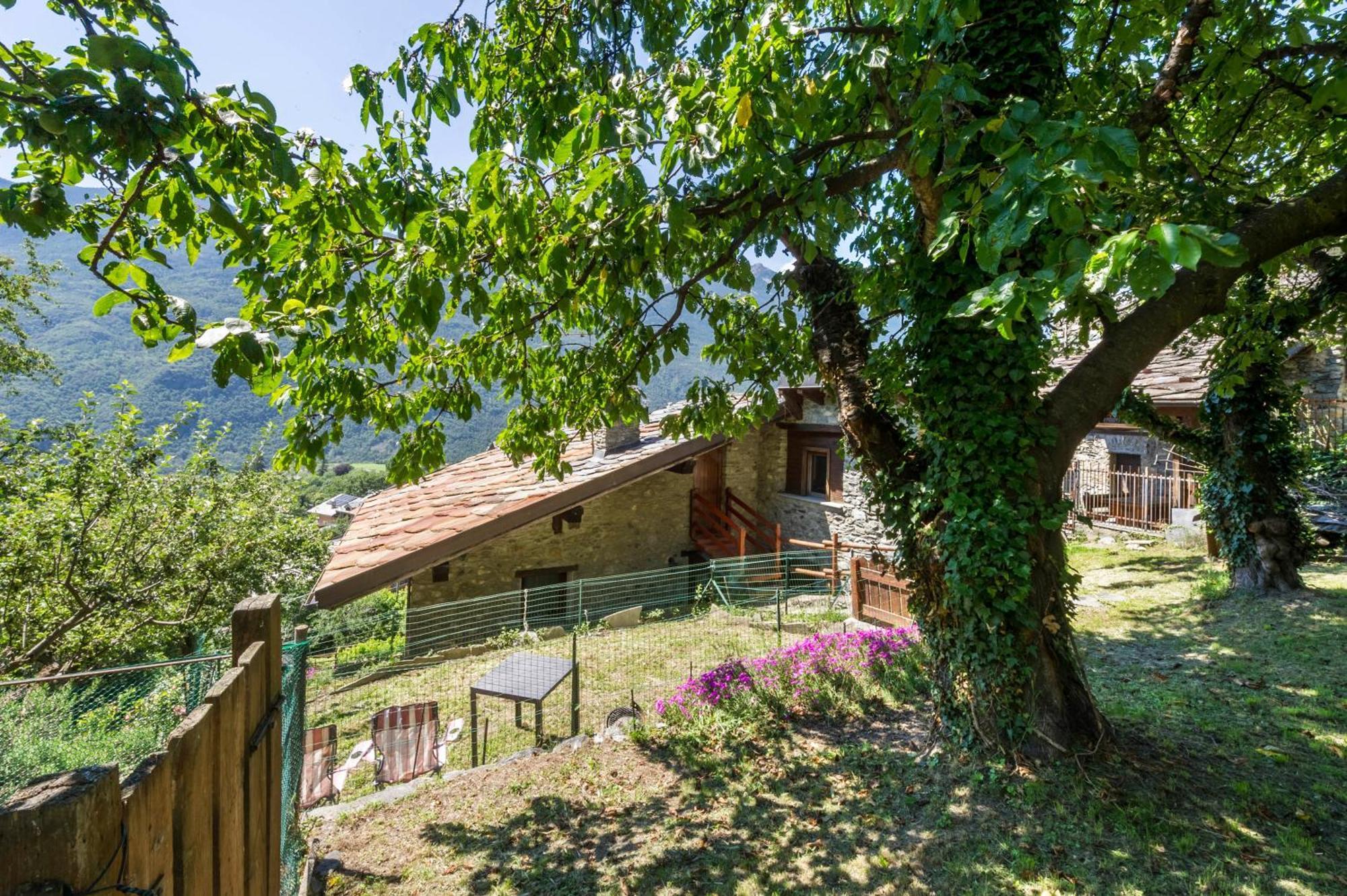 Il Nido Di Letizia Apartment Chatillon Exterior photo